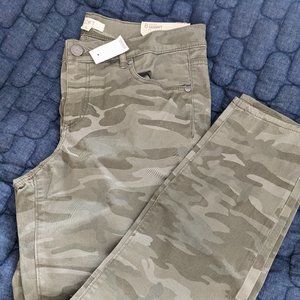Ann Taylor Loft Skinny Camo pants